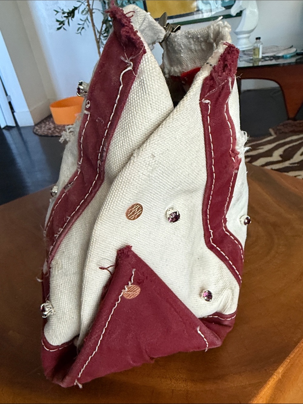 THE IT SUMMER BAG - THE BOAT-YARD | THE CLUTCH IN VINTAGE WINE - Picture 5 of 13